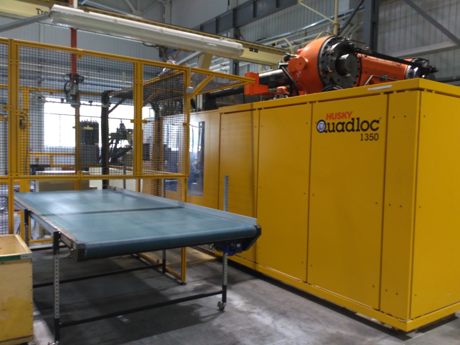 Термопластавтоматы Канады